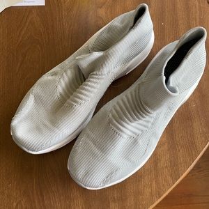 Doussprt Women’s Sneaker